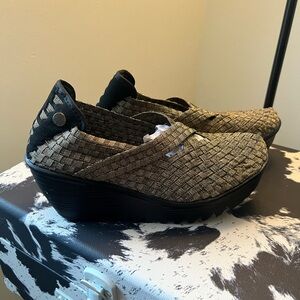 New. Never worn. Bernie Mev Wedge Pump. Size 39.